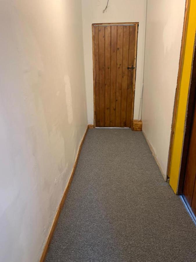 One Lovely Apartmt 1 Double & 2 Camp Beds Apartamento Stoke-on-Trent Exterior foto